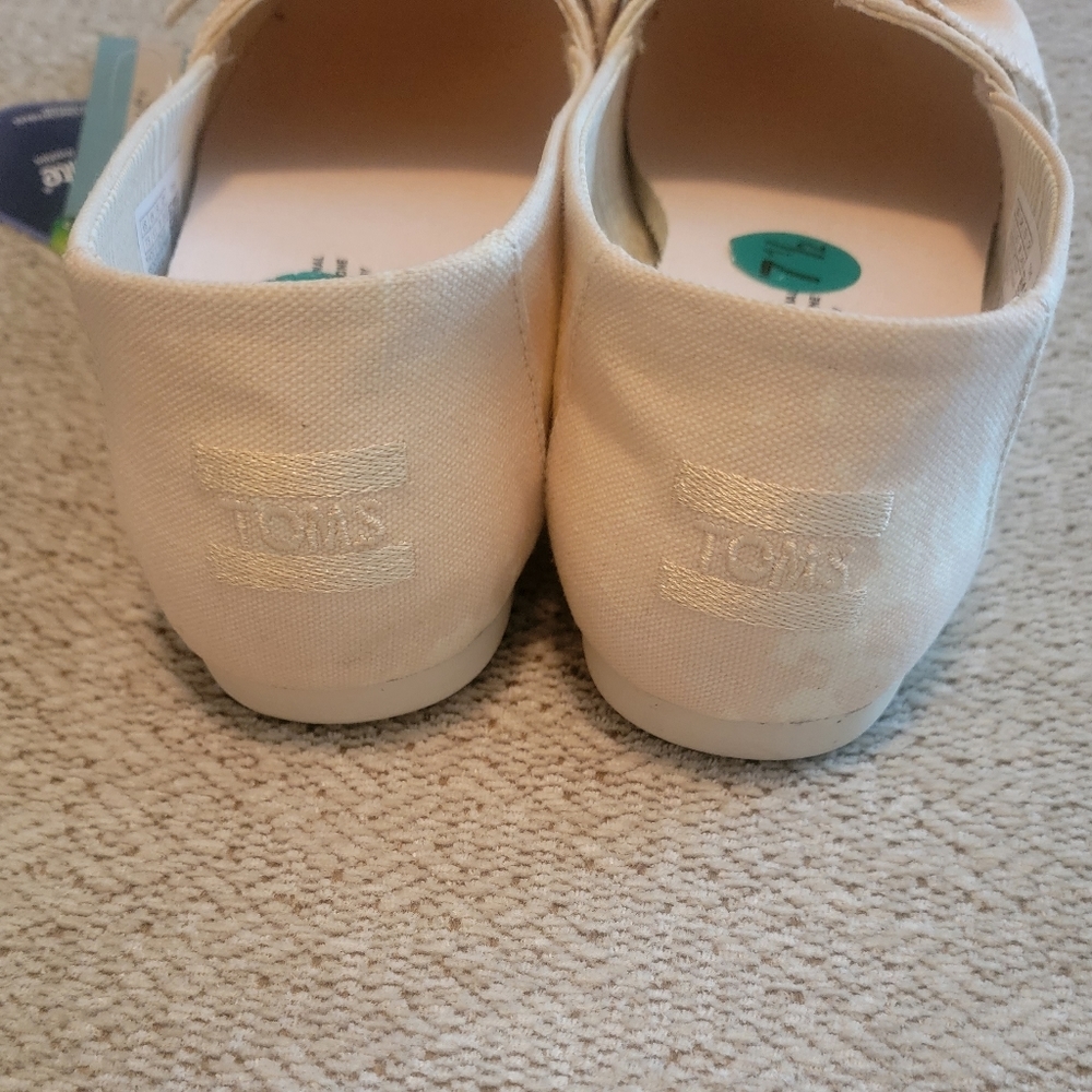 TOMS - Picture 4 of 7